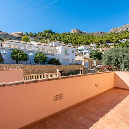 Amanda - Plusholidays Calp