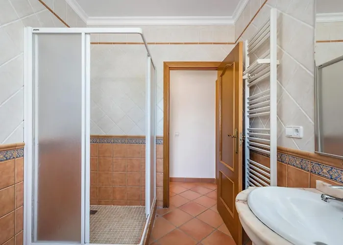 Amanda - Plusholidays Кальпе