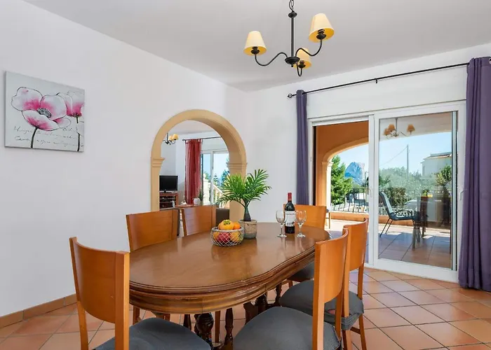 Amanda - Plusholidays Кальпе