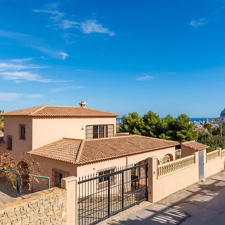 Amanda - Plusholidays *