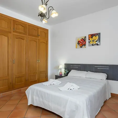 Amanda - Plusholidays Villa Calpe