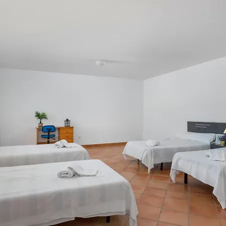 Amanda - Plusholidays קלפה