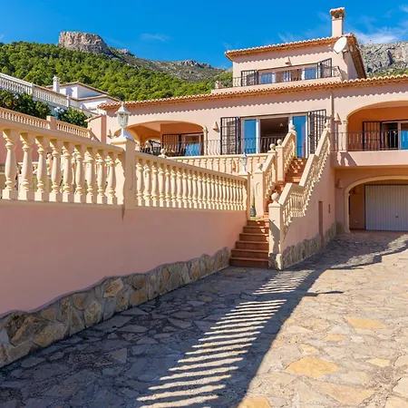 Amanda - Plusholidays *