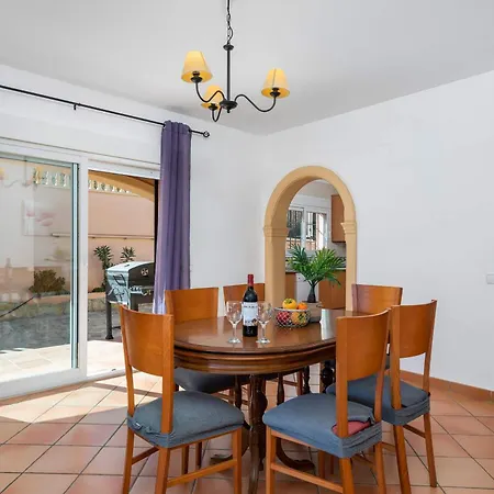 Amanda - Plusholidays קלפה