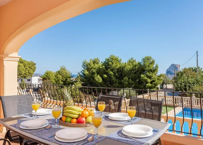 Amanda - Plusholidays Vila Calpe